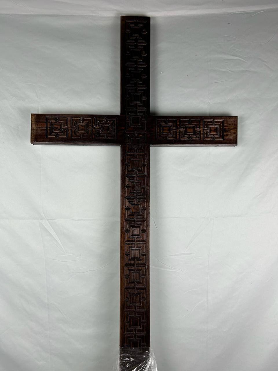 Крест Католический Резной 1900 руб.